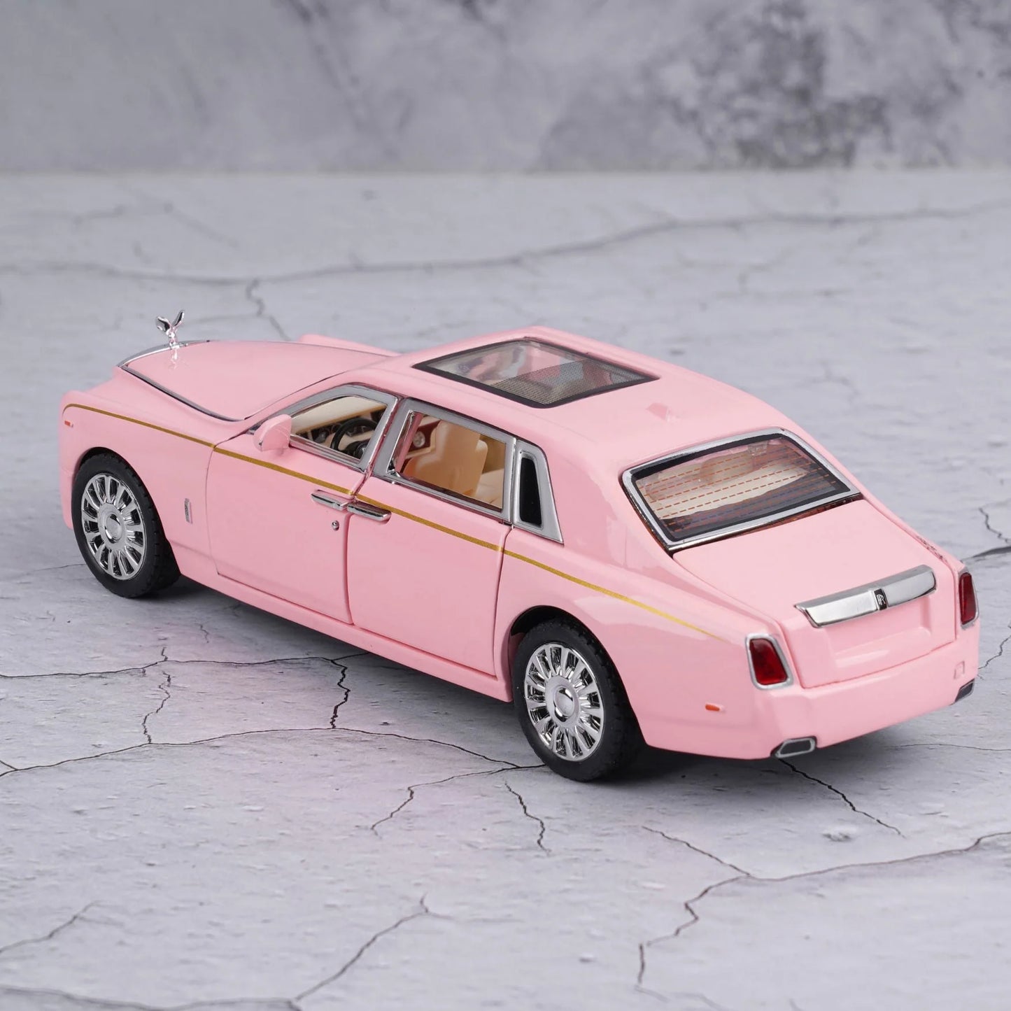 ROLLS ROYCE PHANTOM DIECAST MODEL PINK