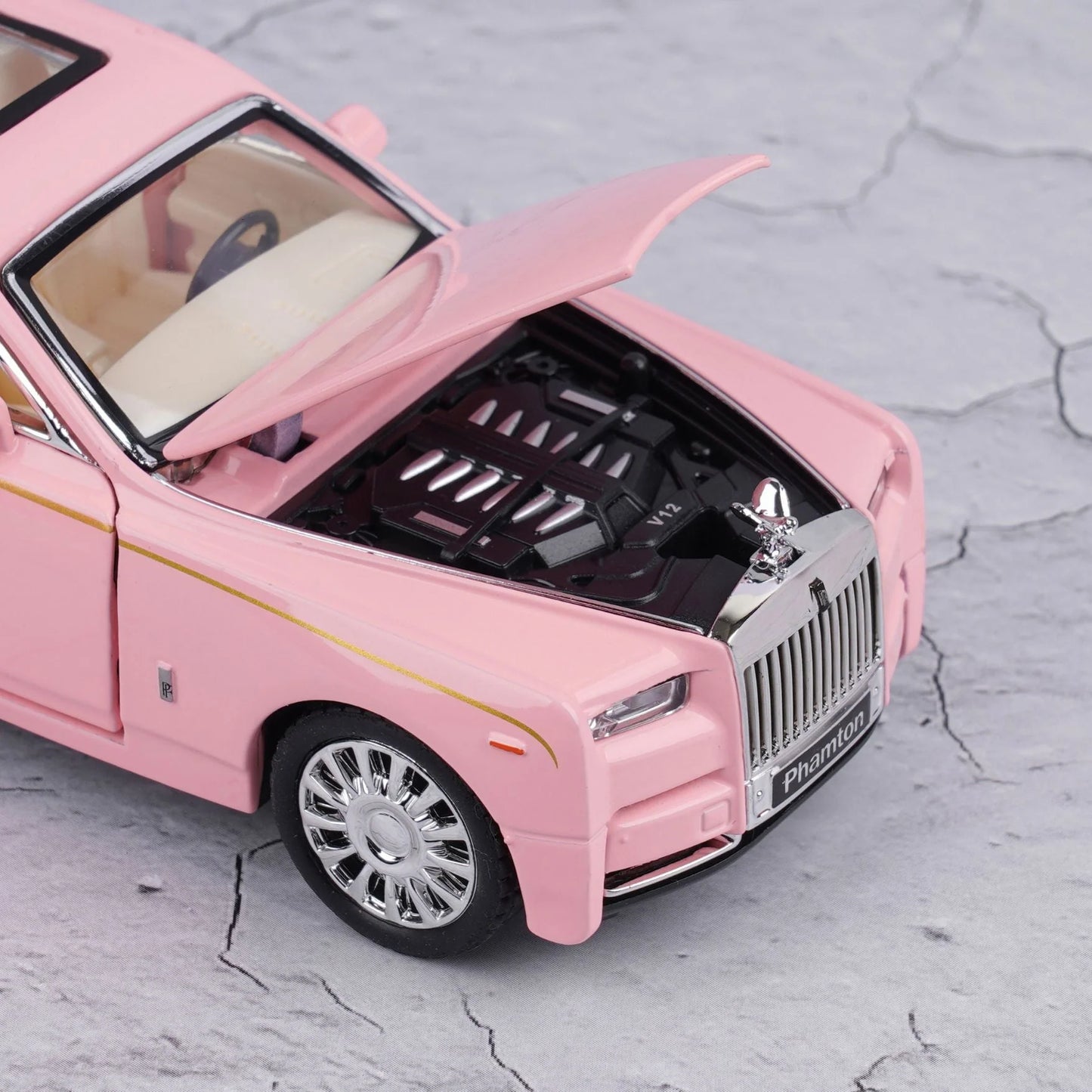ROLLS ROYCE PHANTOM DIECAST MODEL PINK